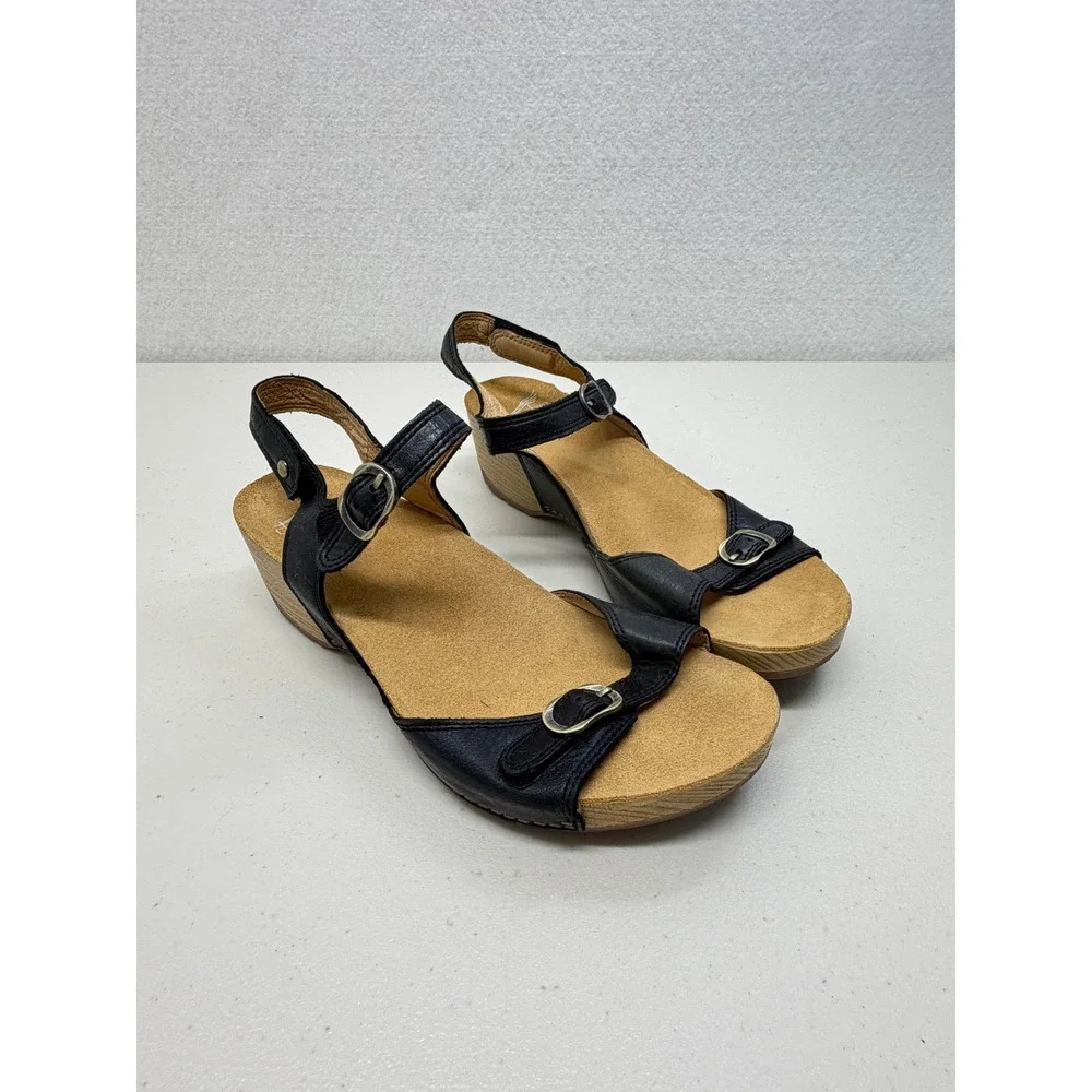 Dansko brand model
